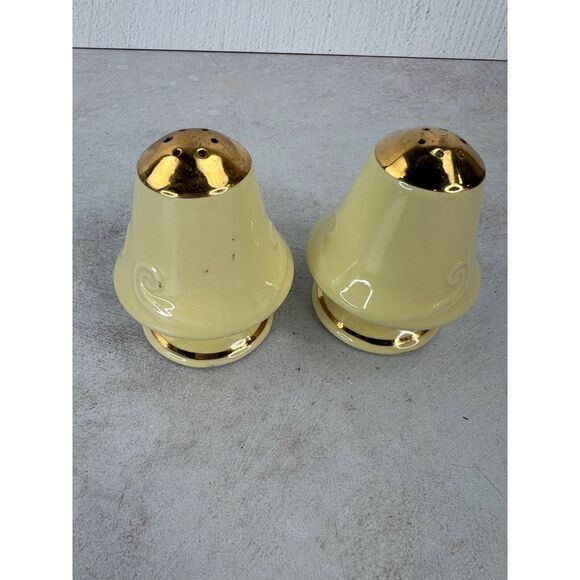 Vintage‎ Gold-Tone Ceramic Salt & Pepper Shakers MCM Cute Kitche - Picture 2 of 8